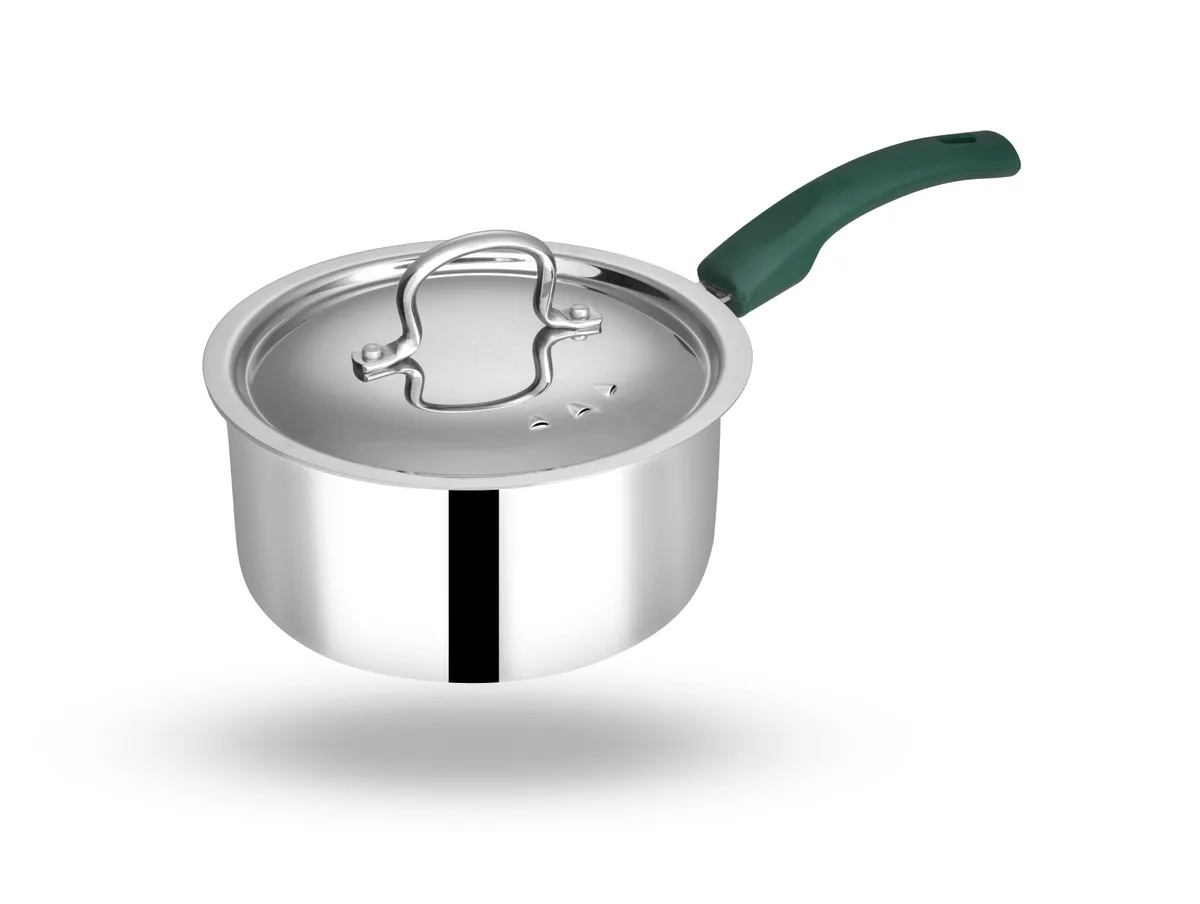 Zira triply saucepan, second retouch delivery with hard black reflection bands